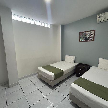 Departamentos De 2 Y 3 Habitaciones En El Centro De Manta Buitenkant foto