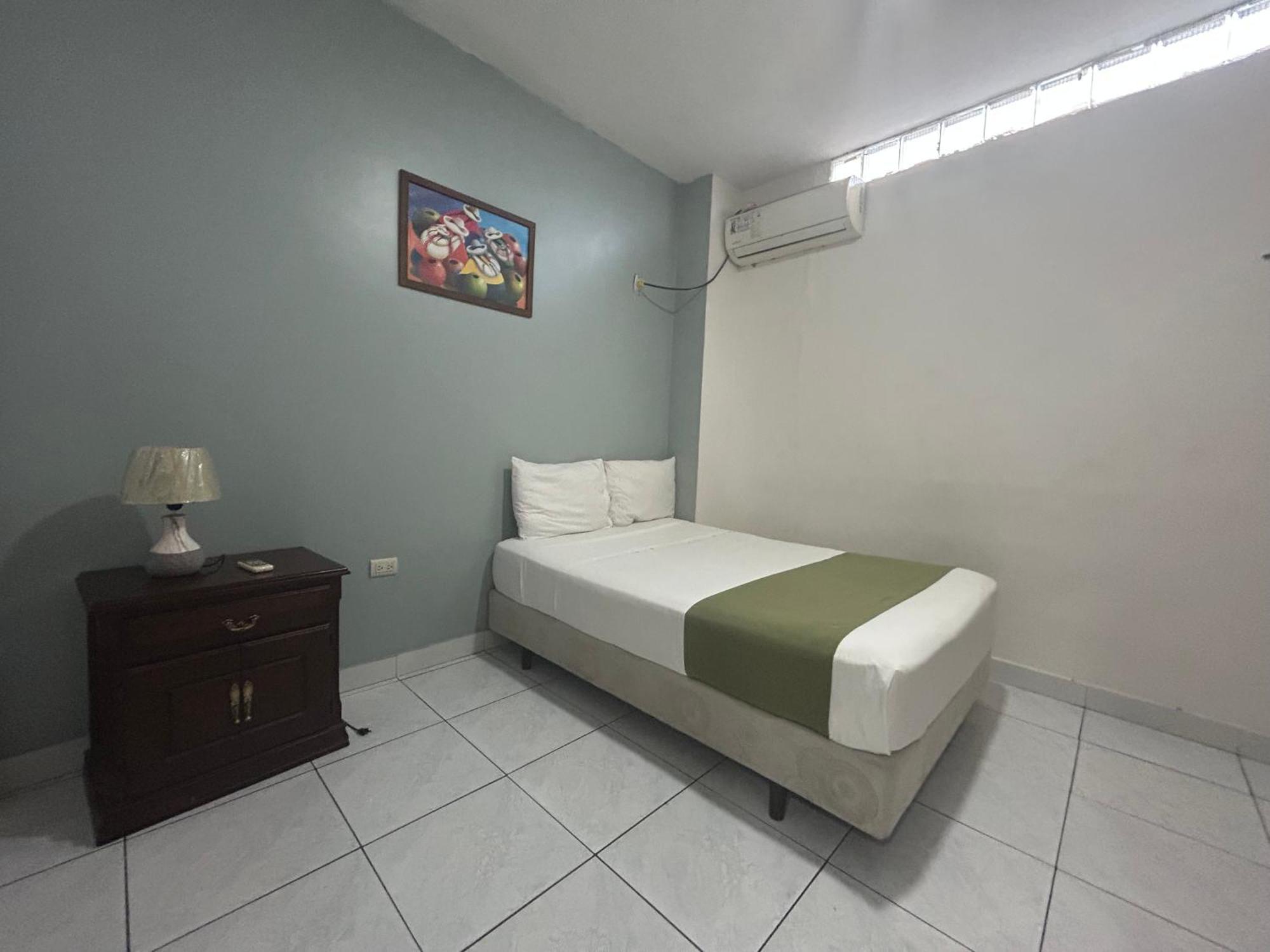 Departamentos De 2 Y 3 Habitaciones En El Centro De Manta Buitenkant foto