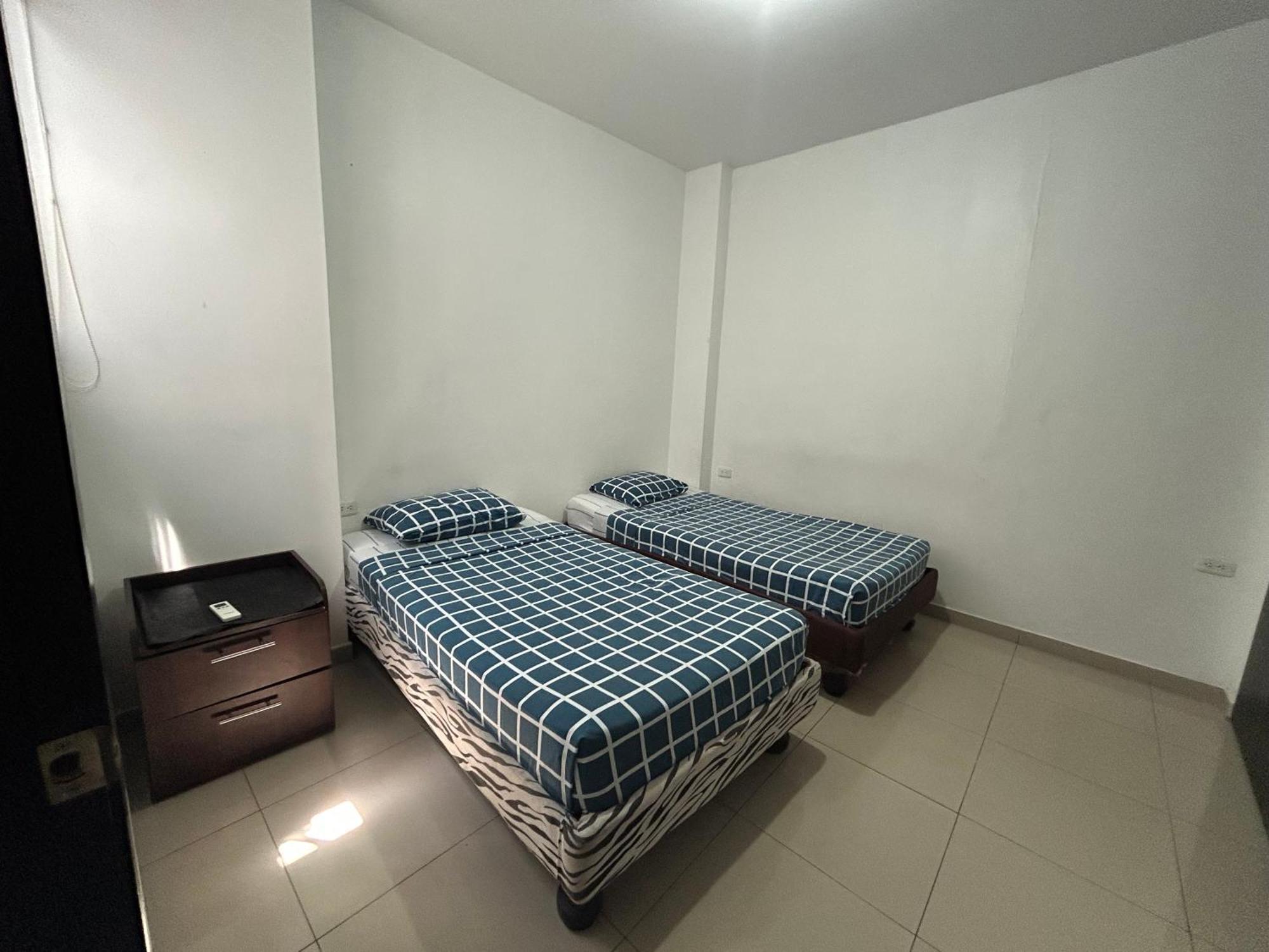 Departamentos De 2 Y 3 Habitaciones En El Centro De Manta Buitenkant foto